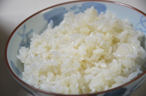 ゆめぴりかと比べると、米の色はやや黄色っぽい