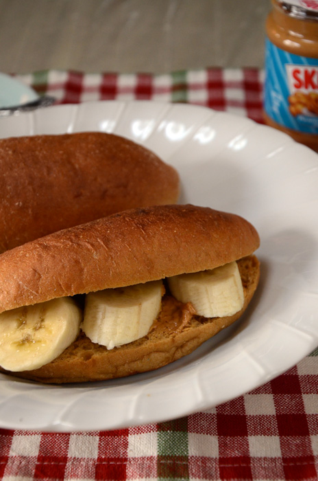 スキッピーのピーナツバターと、バナナのサンドイッチ