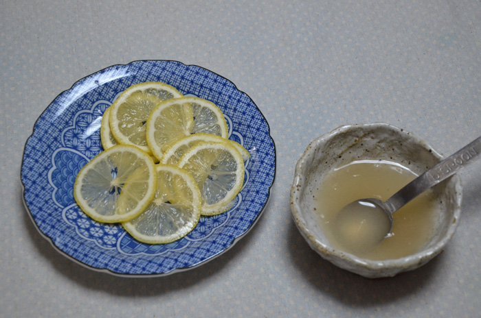 輪切りレモンと、出汁レモン